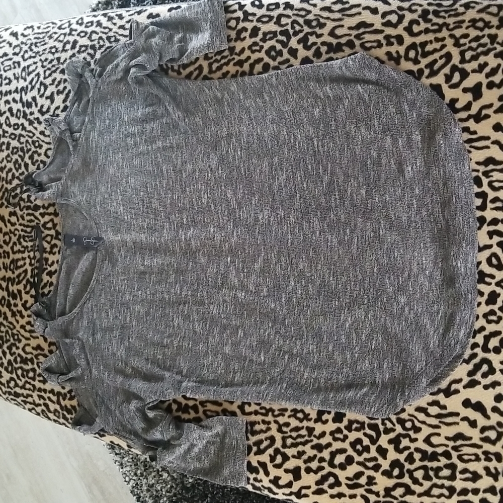 Jessica Simpson, size large, grey top.  Key hole shoulders, 3/4 length sleeves